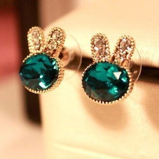 優雅與健康同行 歐美彩鉆大寶石飾品與便捷艾灸器推薦